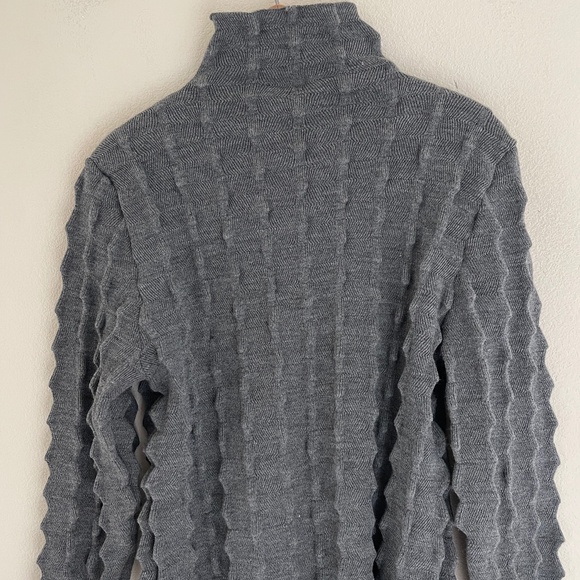 ZARA Grey Turtleneck with Raised Rectangle Knit: NWOT! Size Large (Runs Small) - Picture 2 of 4
